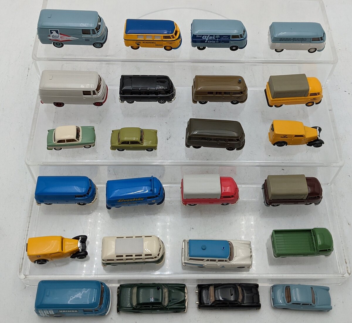 Brekina Automodelle 1:87 Assorted Cars Plastic/Die-Cast Cars [24] EX