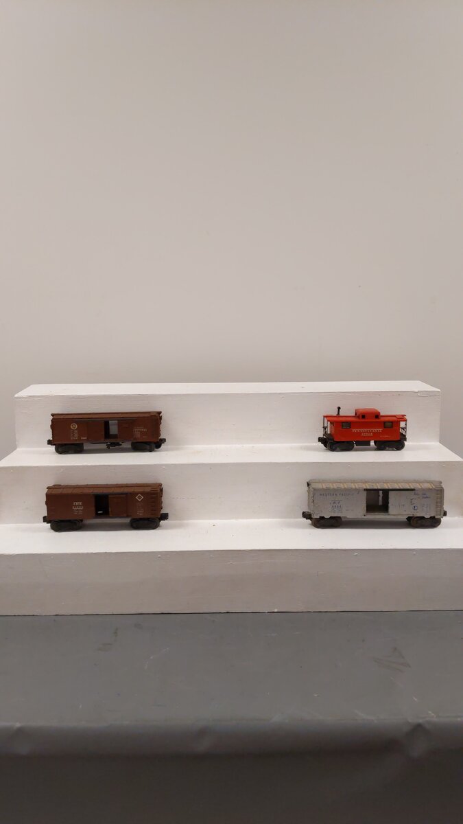 Lionel Vintage O Postwar Freight Cars # 2457, 2458, 6464-1 & X6454 [4] VG