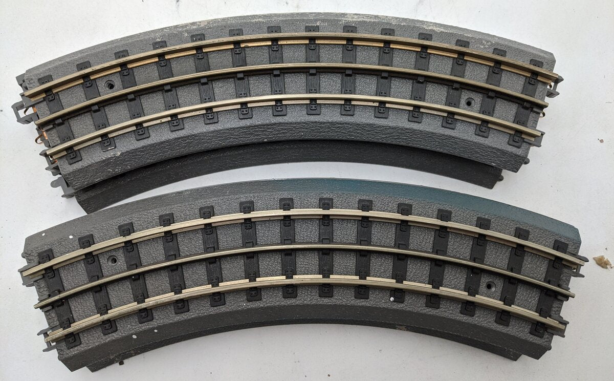 MTH 40-1002 O RealTrax 0-31 Curved Track w/Solid Rails [6] EX