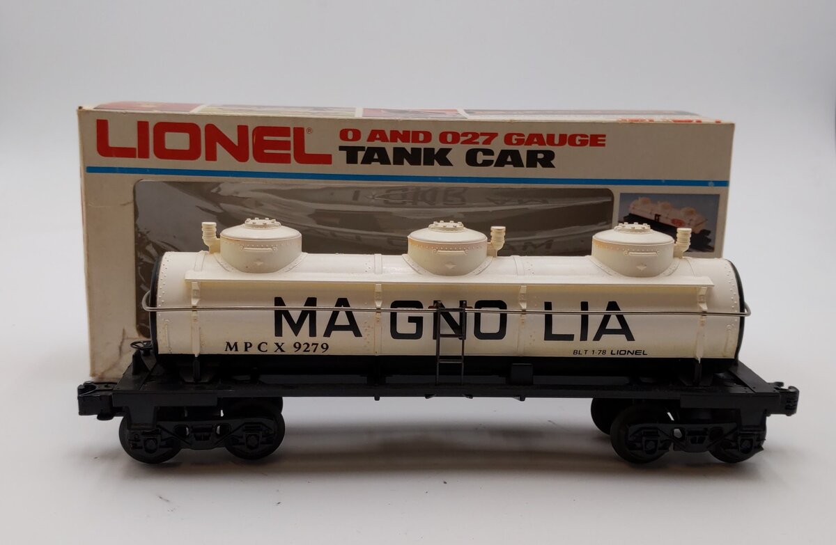 Lionel 6-9279 O Gauge Magnolia 3-Dome Tank Car LN/Box