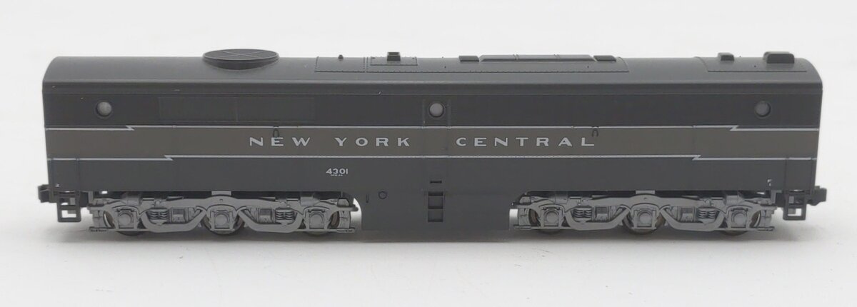 Kato 106-0701 New York Central PB-1 Diesel Locomotive #4301 LN/Box