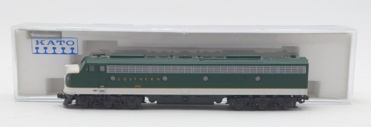 Kato 176-5301 N Scale Southern E8/9A Unit Diesel Locomotive #2925 w/ Sound EX/Box