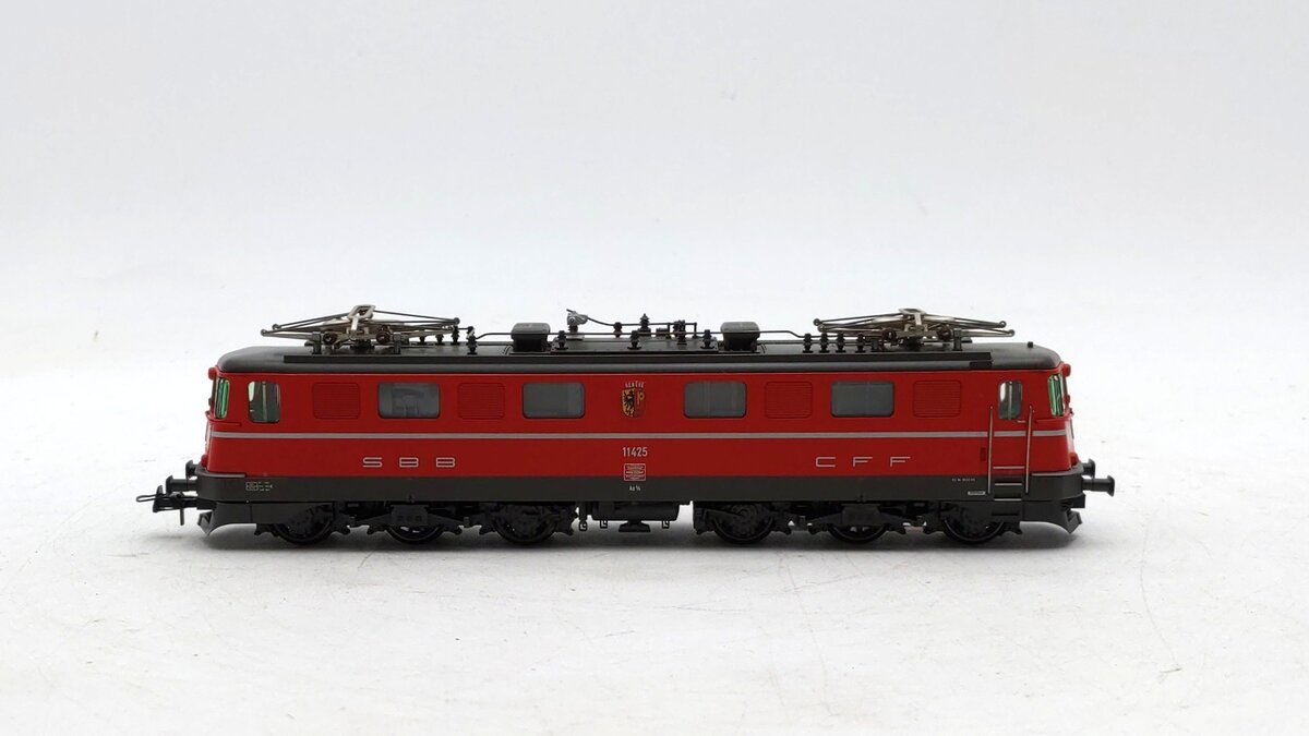 Marklin 3336 HO Scale Serie Ae 6/6 Electric Locomotive EX/Box