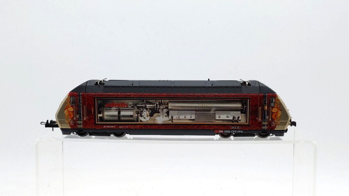 Trix 22713 HO Scale Swiss Epoch V Re460 Electric Locomotive EX/Box
