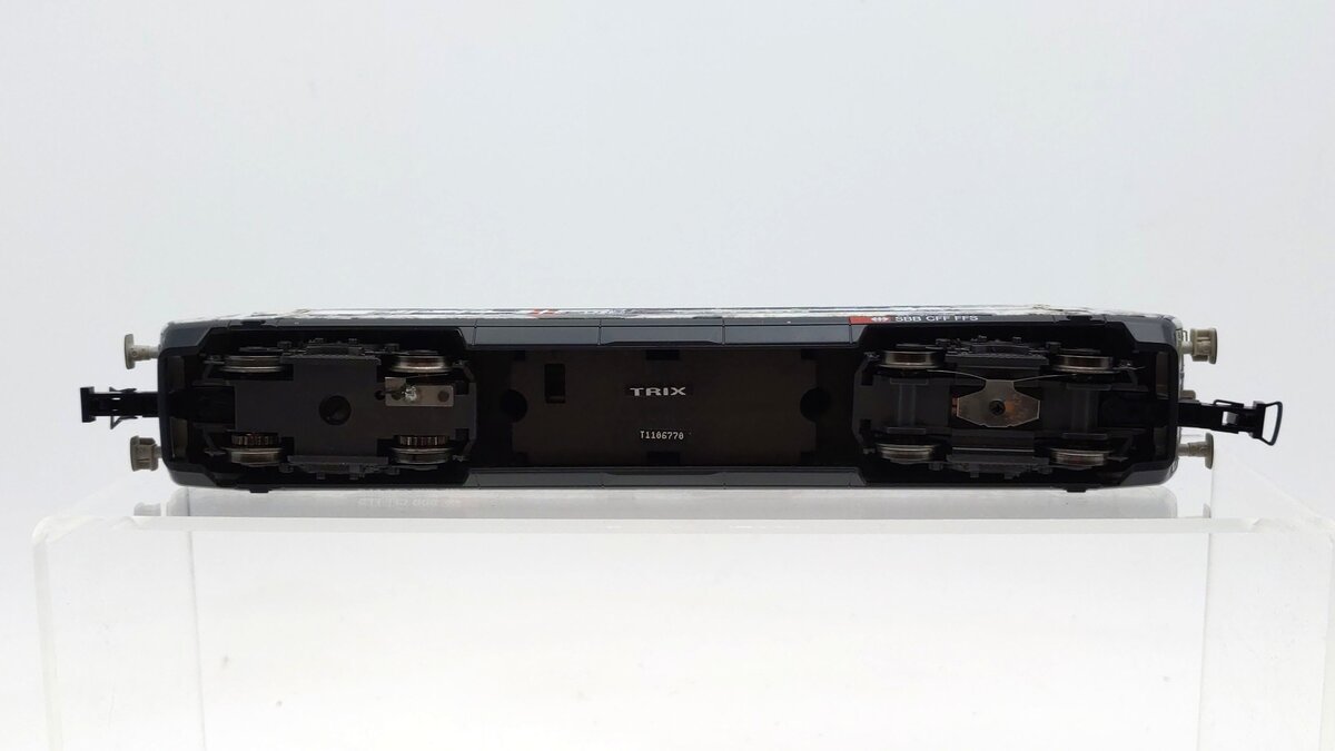 Trix 22734 HO Scale Swiss Federal Railways Series 460 Electric Locomotive #003-4 LN/Box
