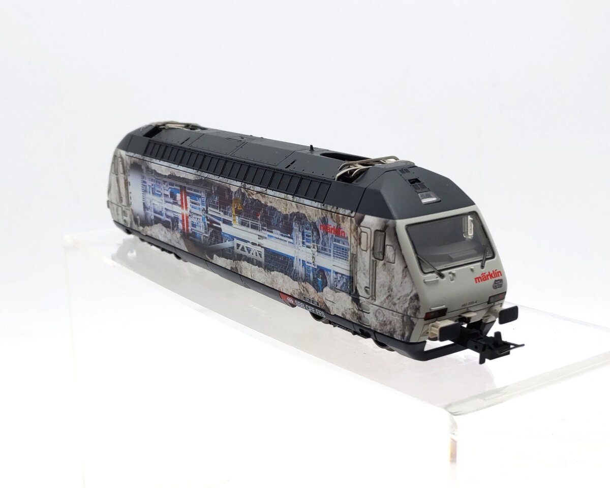 Trix 22734 HO Scale Swiss Federal Railways Series 460 Electric Locomotive #003-4 LN/Box