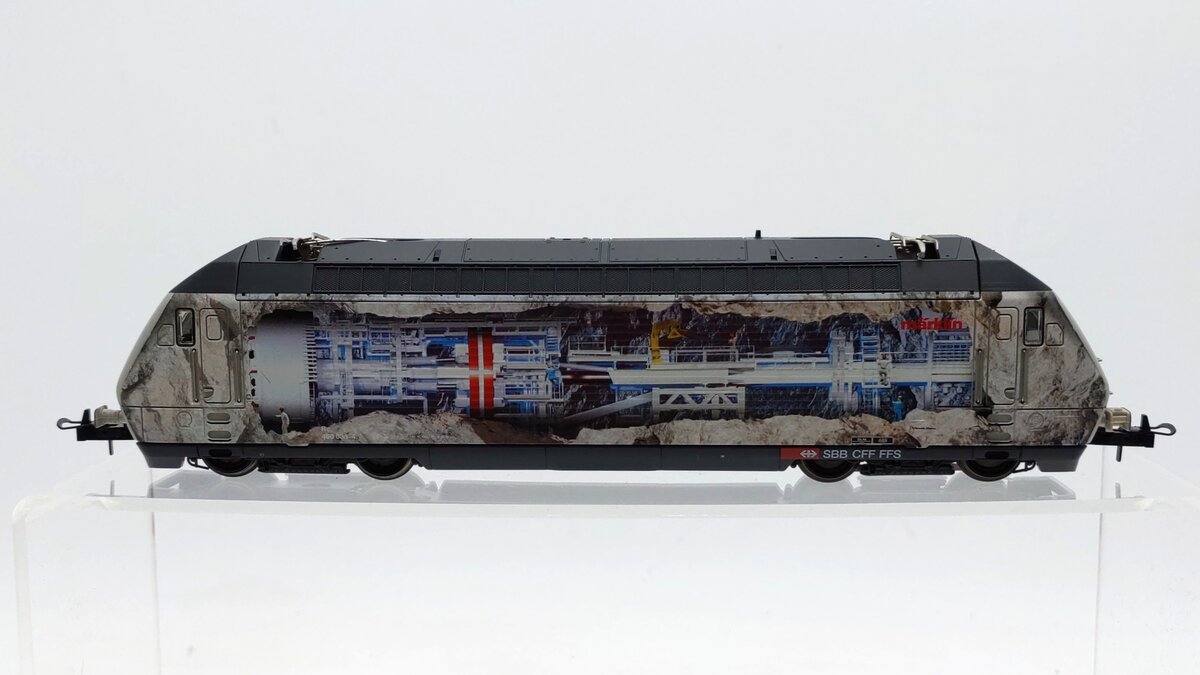 Trix 22734 HO Scale Swiss Federal Railways Series 460 Electric Locomotive #003-4 LN/Box