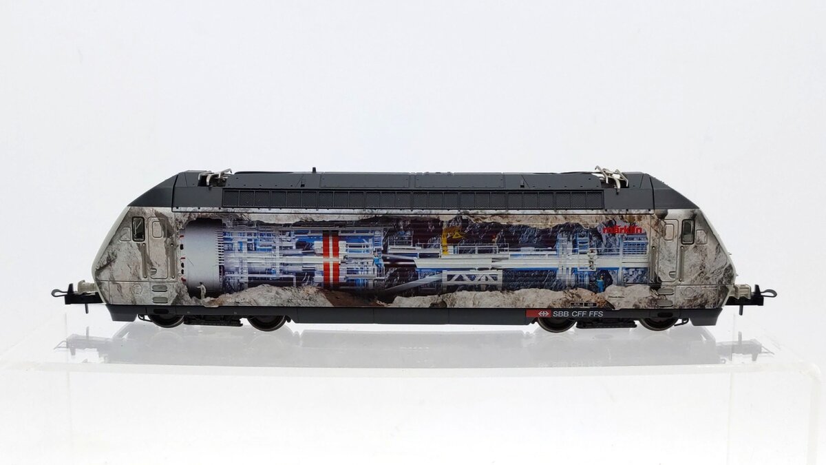 Trix 22734 HO Scale Swiss Federal Railways Series 460 Electric Locomotive #003-4 LN/Box