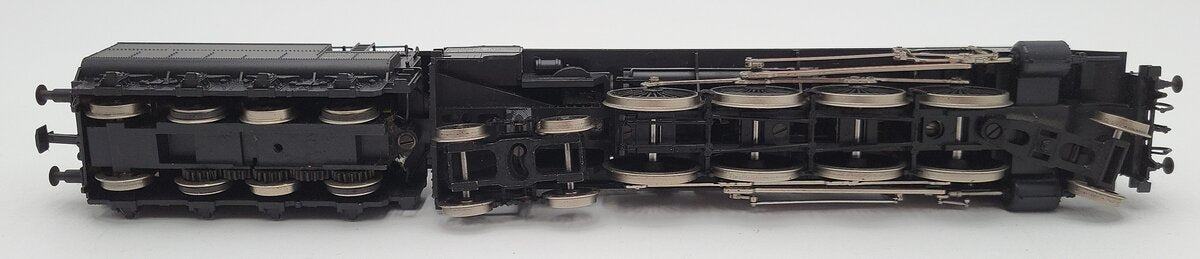 Liliput 10602 HO German BR 2-8-4 Steam Locomotive w/Tender EX/Box