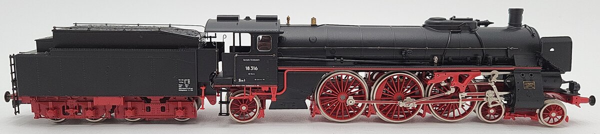 Liliput 4003 HO Scale DB Class 18 Steam Locomotive & Tender EX/Box