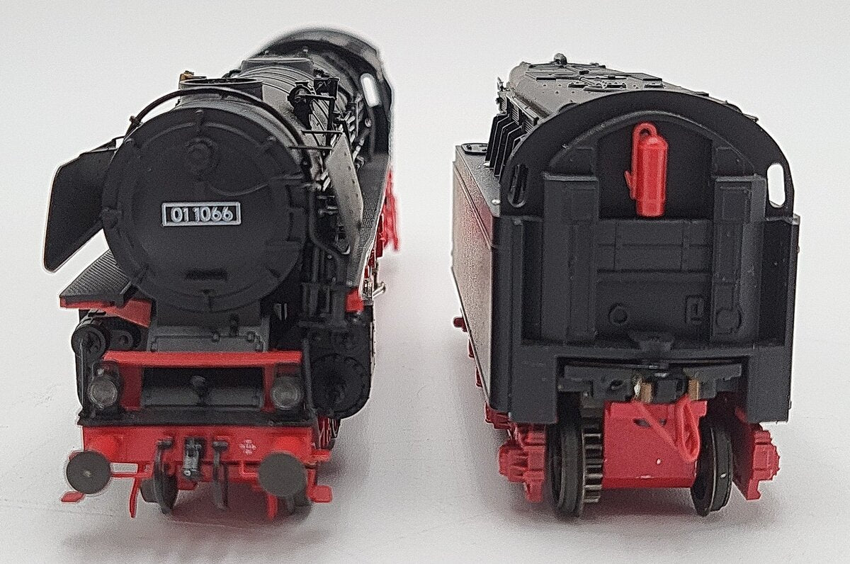 Liliput 10132 HO Scale DB BR UEF Steam Locomotive & Tender #01 1066 EX/Box