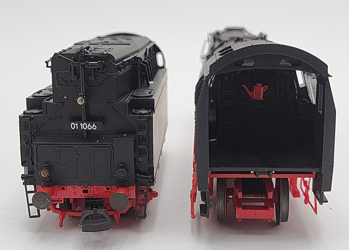 Liliput 10132 HO Scale DB BR UEF Steam Locomotive & Tender #01 1066 EX/Box