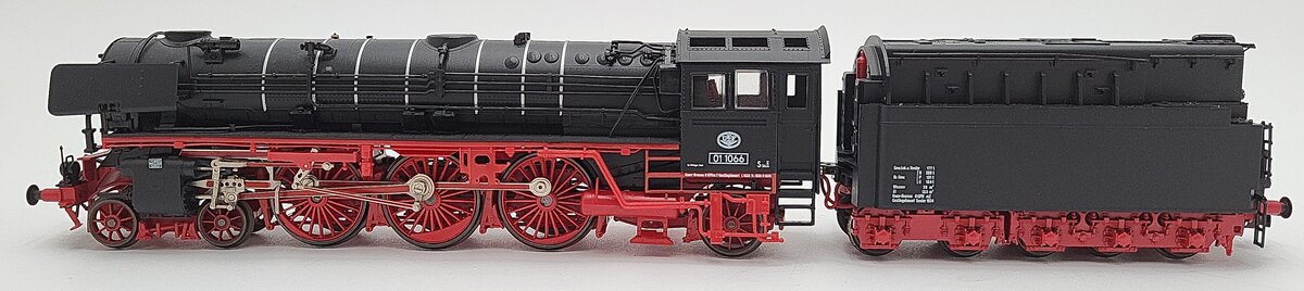 Liliput 10132 HO Scale DB BR UEF Steam Locomotive & Tender #01 1066 EX/Box