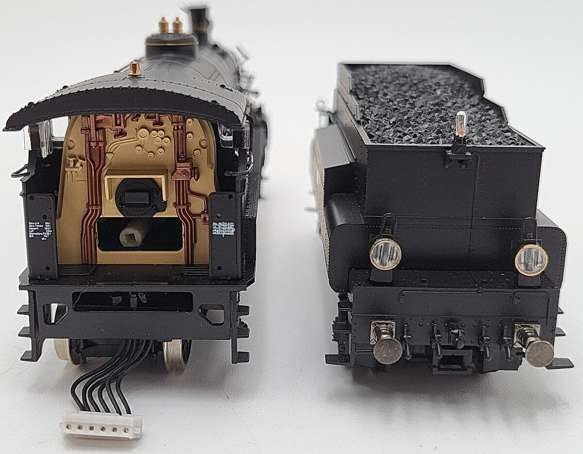 Roco 43330 HO Scale Austrian OBB 2-6-4 Steam Loco. & Tender w/ Display Box EX/Box