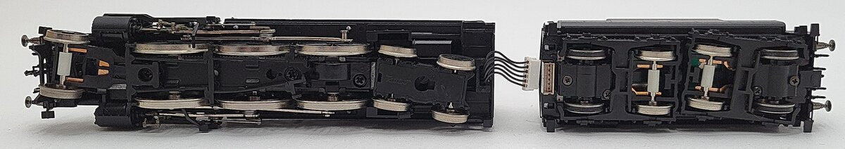 Roco 43330 HO Scale Austrian OBB 2-6-4 Steam Loco. & Tender w/ Display Box EX/Box