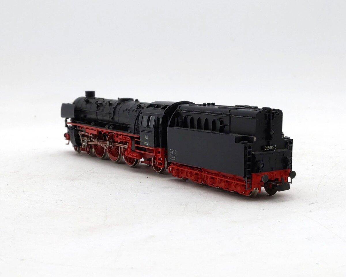 Marklin 8310 HO Scale Deutsche Bundesbahn Class 012 4-6-2 Steam Engine & Tender LN/Box