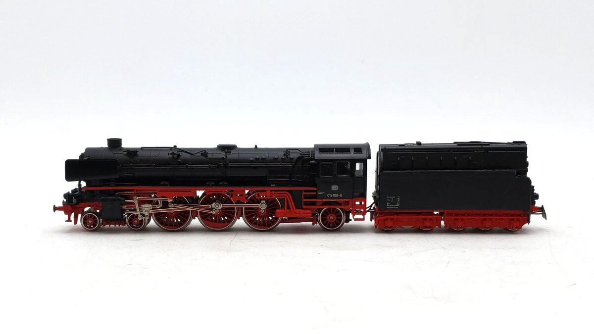 Marklin 8310 HO Scale Deutsche Bundesbahn Class 012 4-6-2 Steam Engine & Tender LN/Box