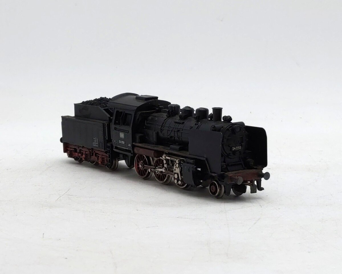 Marklin 8303 HO Scale Deutsche Bundesbahn (DB) 2-6-0 Steam Locomotive -Custom/Box