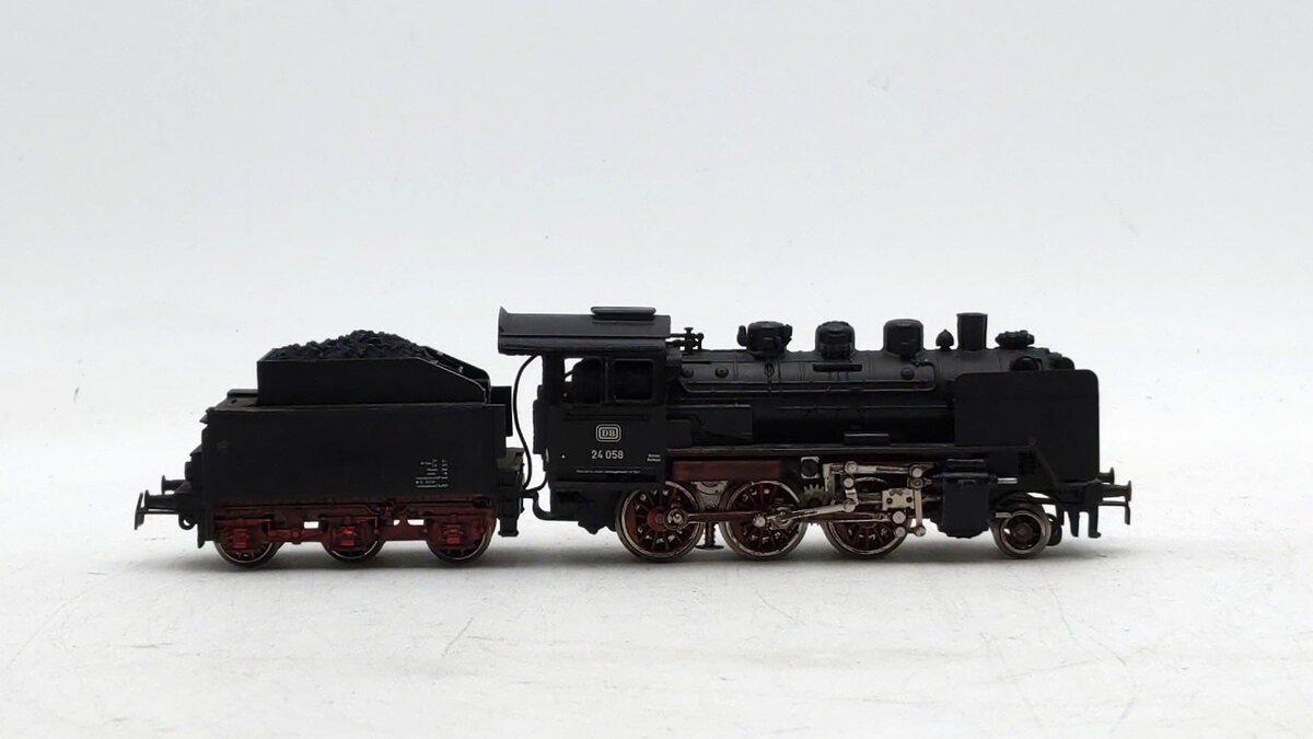 Marklin 8303 HO Scale Deutsche Bundesbahn (DB) 2-6-0 Steam Locomotive -Custom/Box