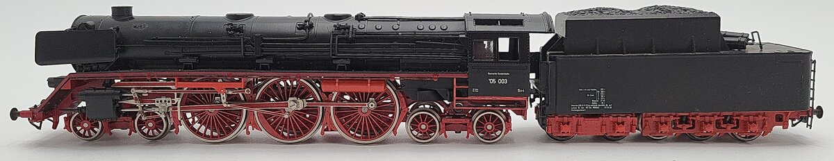 Liliput 10503 Deutsche Reichsbahn 4-6-4 Steam Loco. & Tender #05003 EX