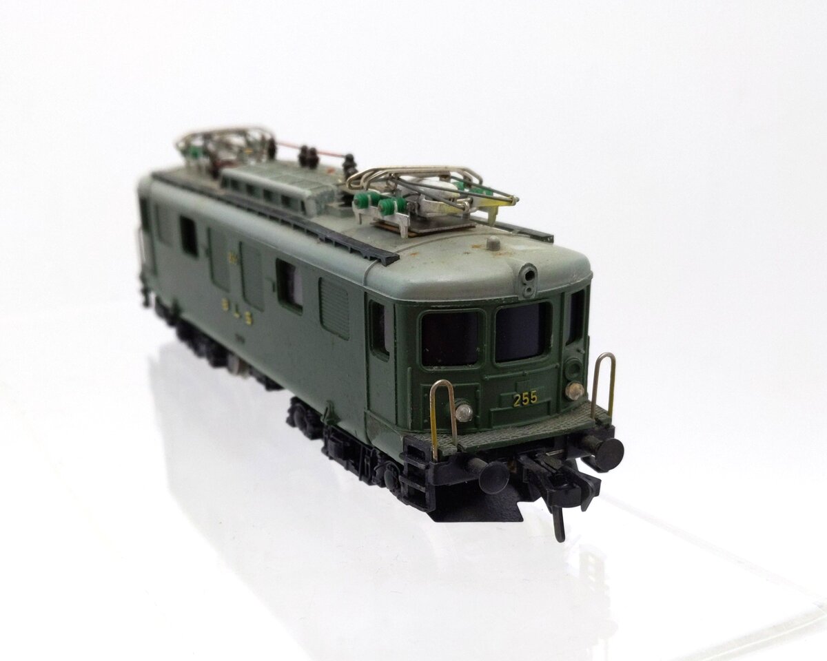 Trix For Rivarossi 21661 HO Scale BLS Swiss Ae 4/4 Electric Locomotive #255 VG