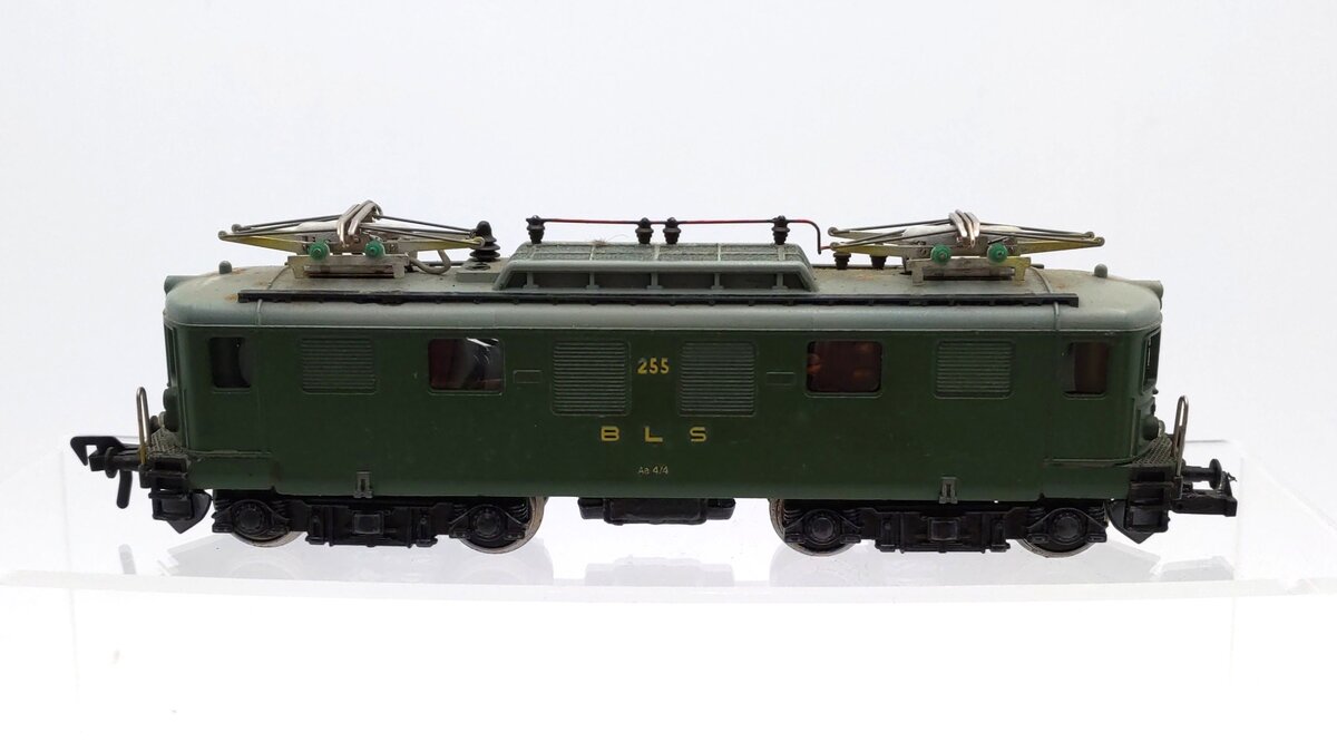 Trix For Rivarossi 21661 HO Scale BLS Swiss Ae 4/4 Electric Locomotive #255 VG