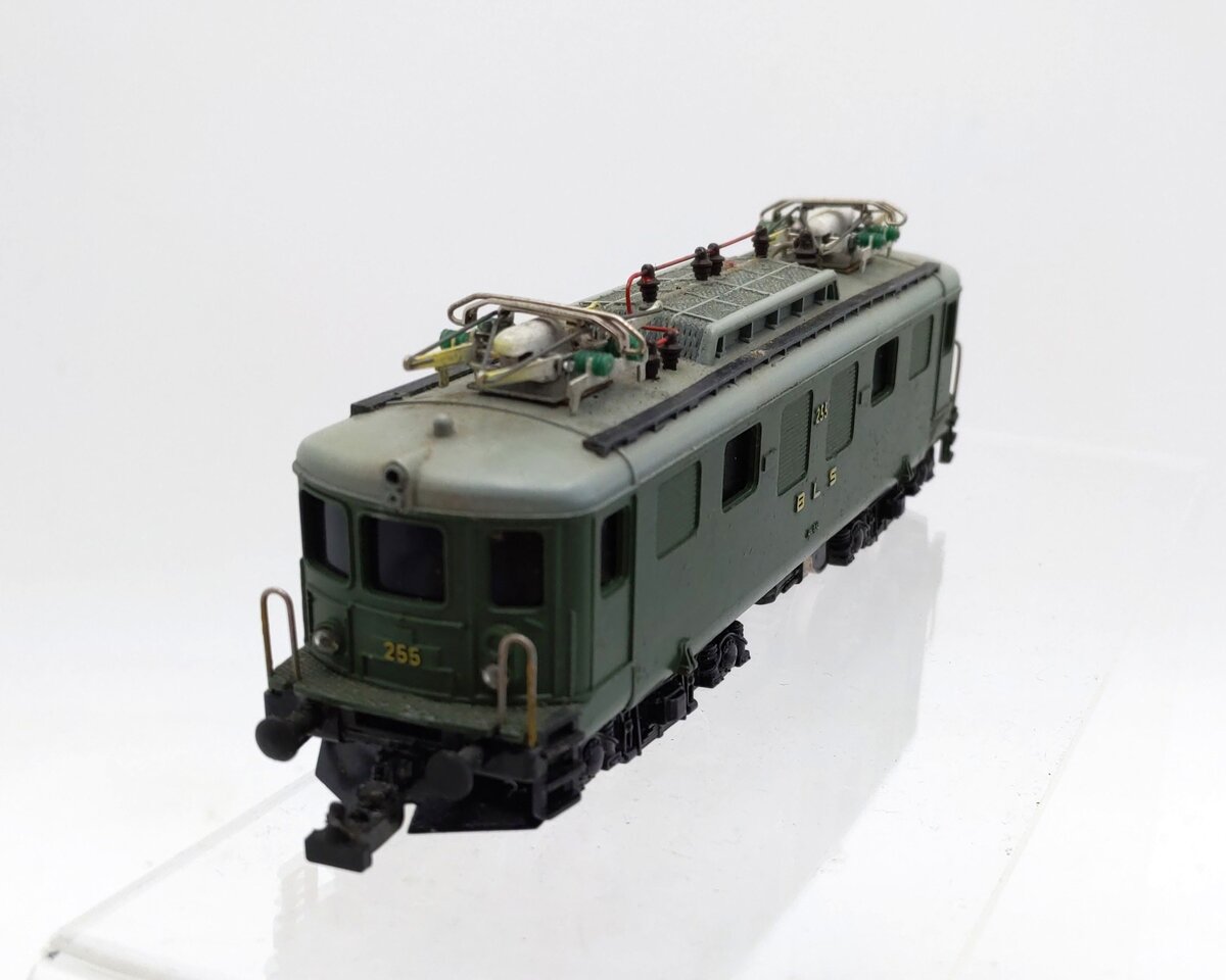 Trix For Rivarossi 21661 HO Scale BLS Swiss Ae 4/4 Electric Locomotive #255 VG