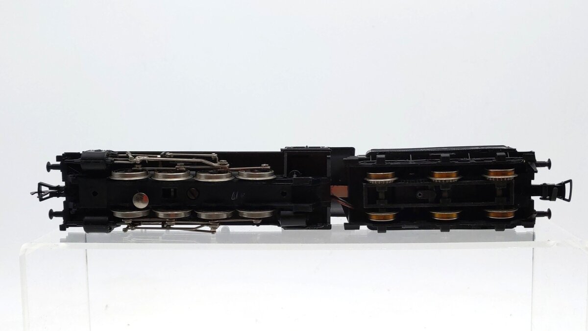 Fleischmann 4146 HO Scale SNCF 0-8-0 Steam Locomotive & Tender #040.D.260 EX