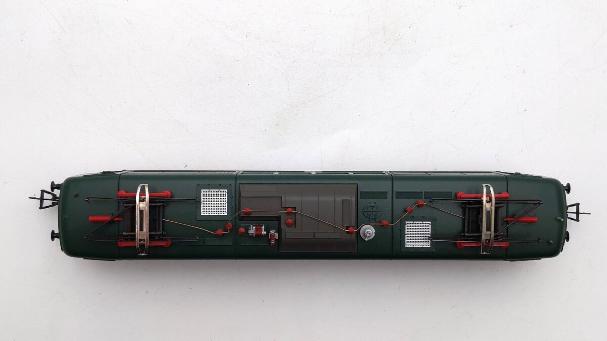 Fleischmann 4380 HO Scale Deutsche Bundesbahn Class 151 Electric Locomotive EX/Box