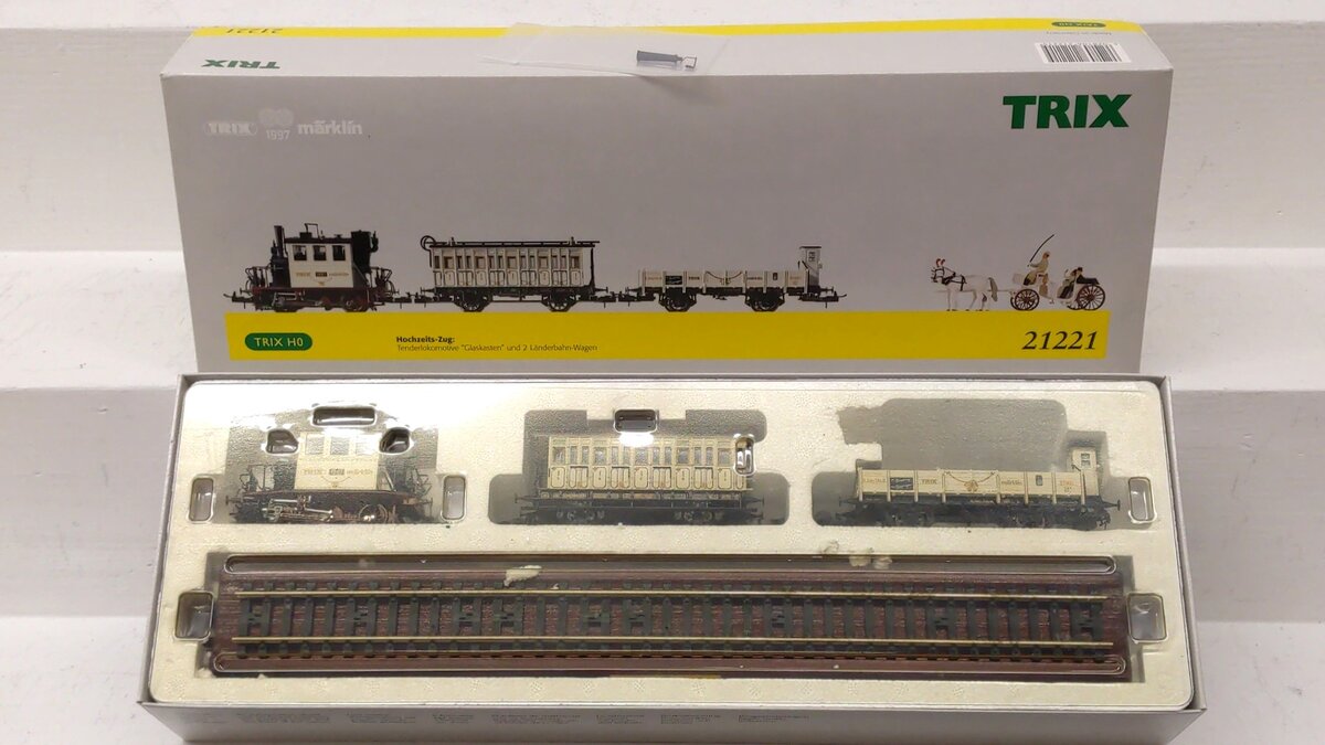 Trix 21221 Wedding HO Gauge Steam Train Set EX/Box