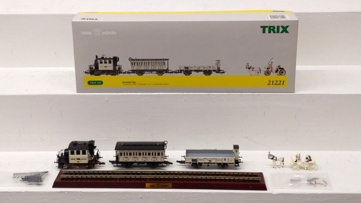Trix 21221 Wedding HO Gauge Steam Train Set EX/Box