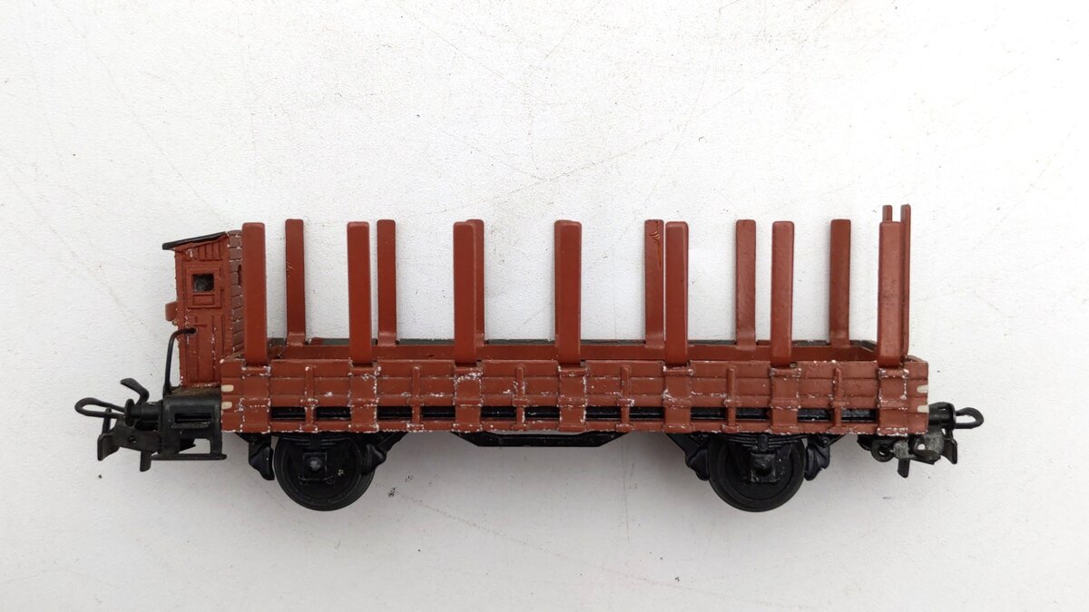 Marklin 321G Vintage HO Scale Die Cast Flatcar w/Stakes VG