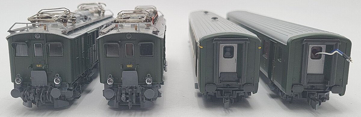 Roco 43024 HO Scale SBB De 4/4 Railway Electric Engine & Passenger Car Set EX/Box