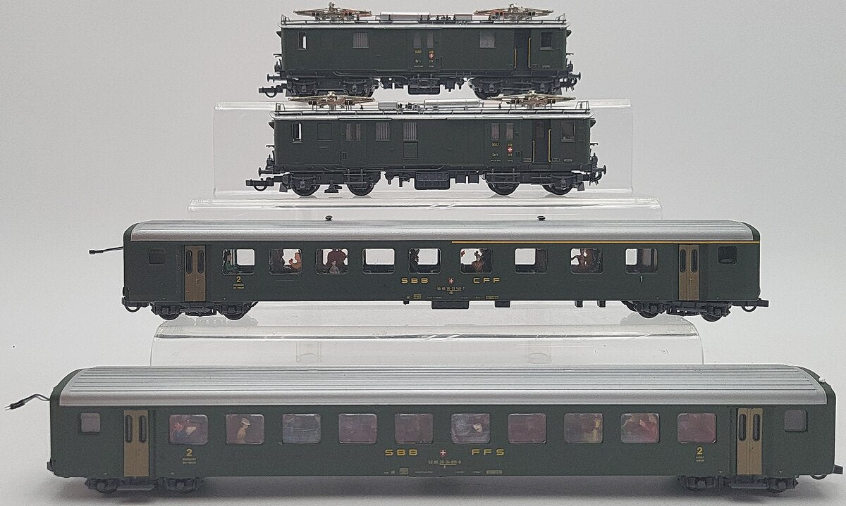 Roco 43024 HO Scale SBB De 4/4 Railway Electric Engine & Passenger Car Set EX/Box