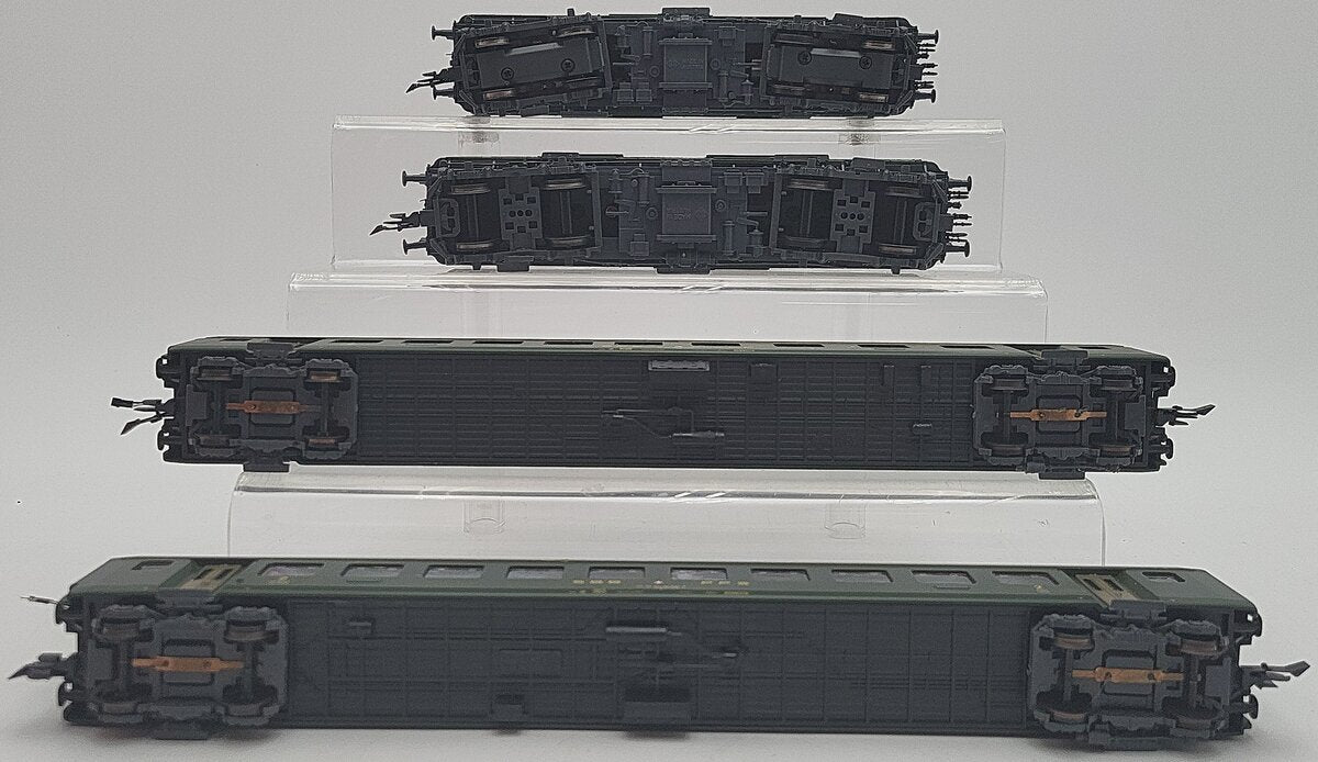 Roco 43024 HO Scale SBB De 4/4 Railway Electric Engine & Passenger Car Set EX/Box