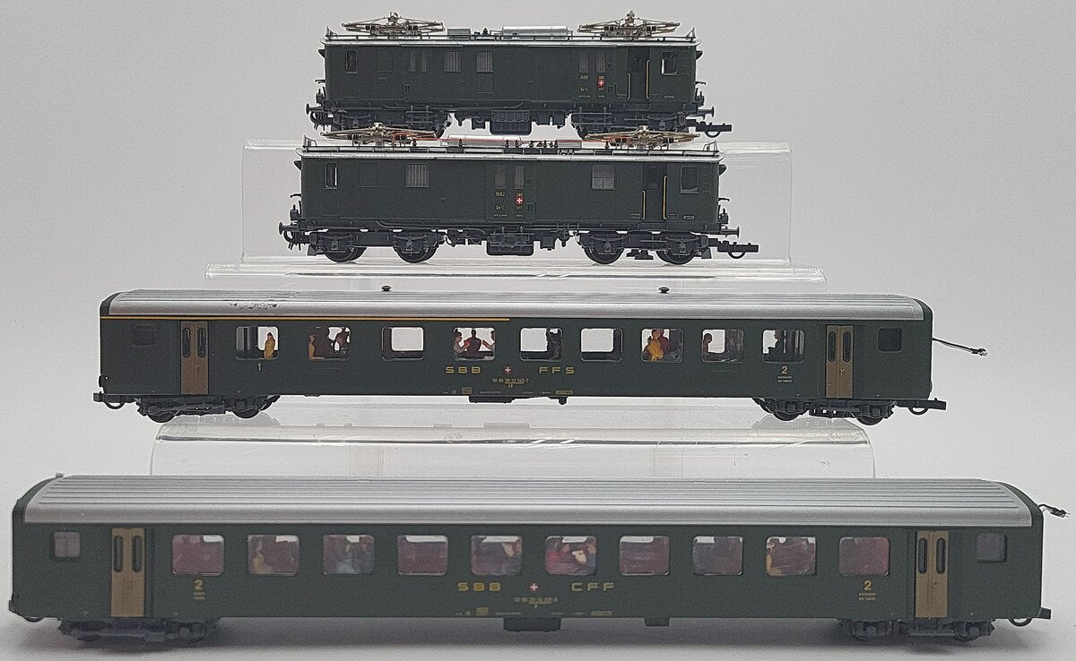 Roco 43024 HO Scale SBB De 4/4 Railway Electric Engine & Passenger Car Set EX/Box