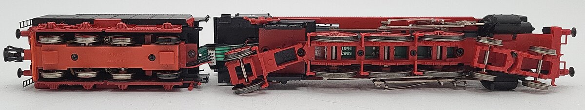 Liliput 1802 HO Scale BR 4-6-2 Steam Engine Locomotive & Tender #18 322 EX/Box