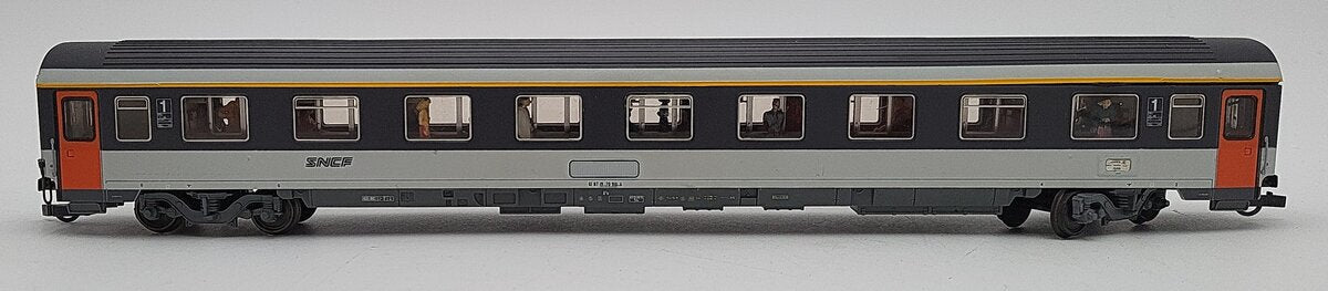 Roco 44667 HO Scale SNCF 1st Class Corail Coach Car EX/Box