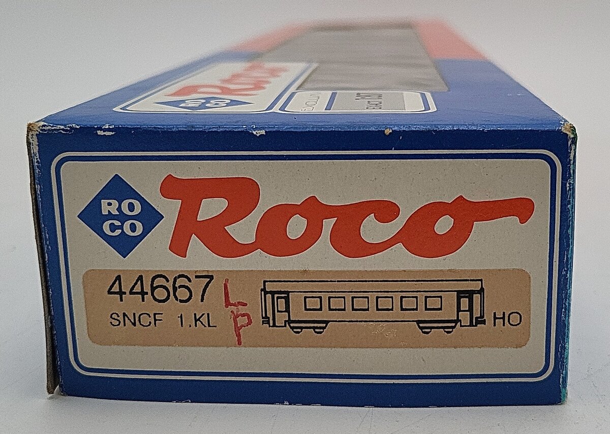 Roco 44667 HO Scale SNCF 1st Class Corail Coach Car EX/Box