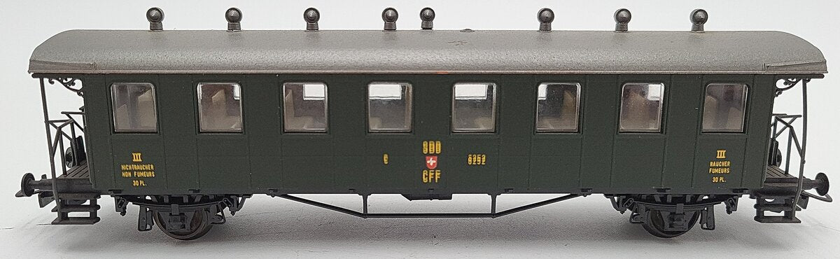 Liliput 27850 HO Scale SBB 3rd Class Rail Passenger Car EX/Box
