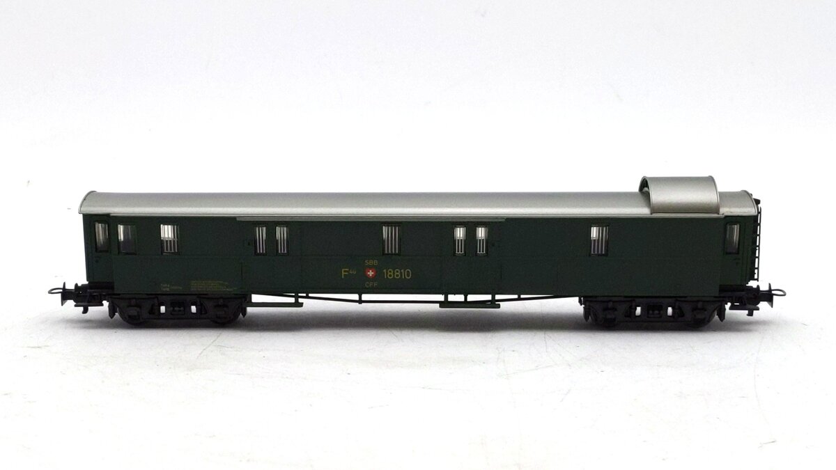 Marklin 4146 HO Scale Swiss Federal Railways SBB F40 Express Luggage Car #18810 VG/Box