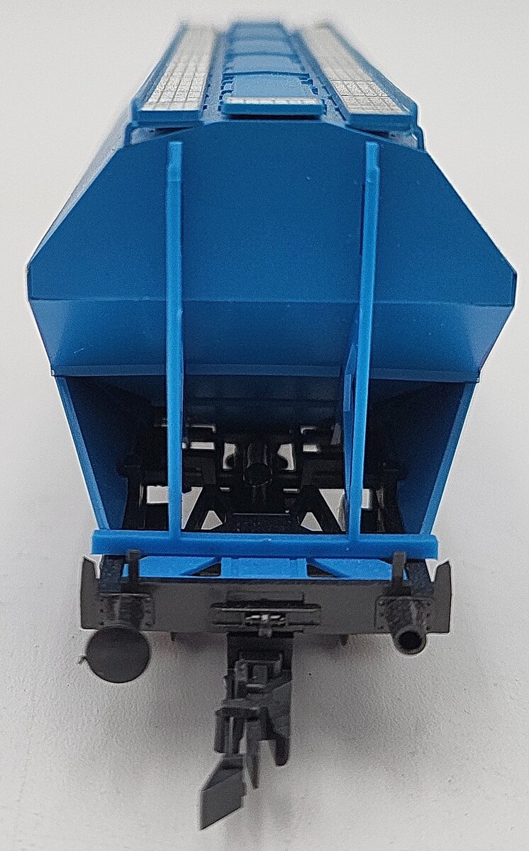 Roco 46393 HO Scale SBB Zucker Covered Hopper Car EX/Box