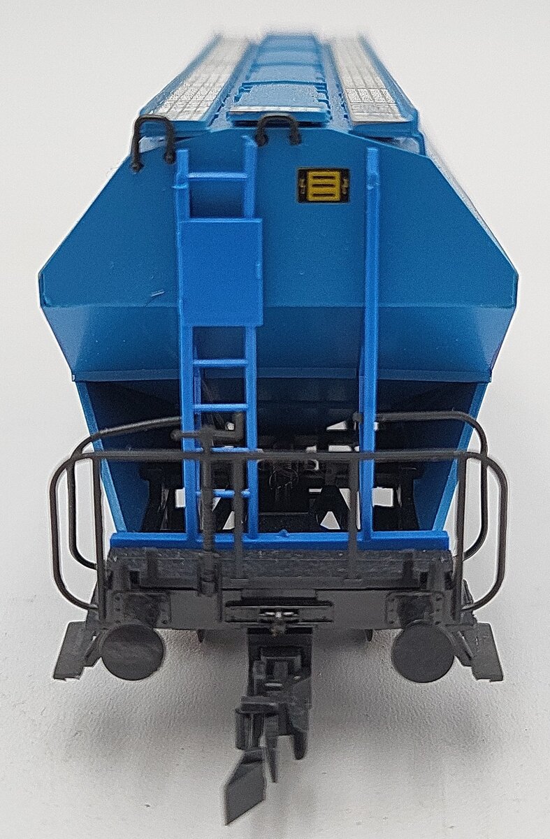 Roco 46393 HO Scale SBB Zucker Covered Hopper Car EX/Box