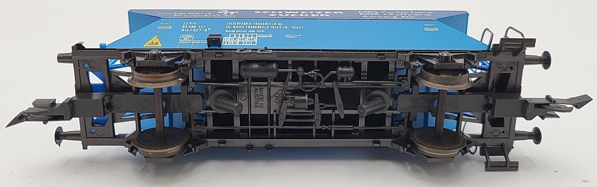 Roco 46393 HO Scale SBB Zucker Covered Hopper Car EX/Box