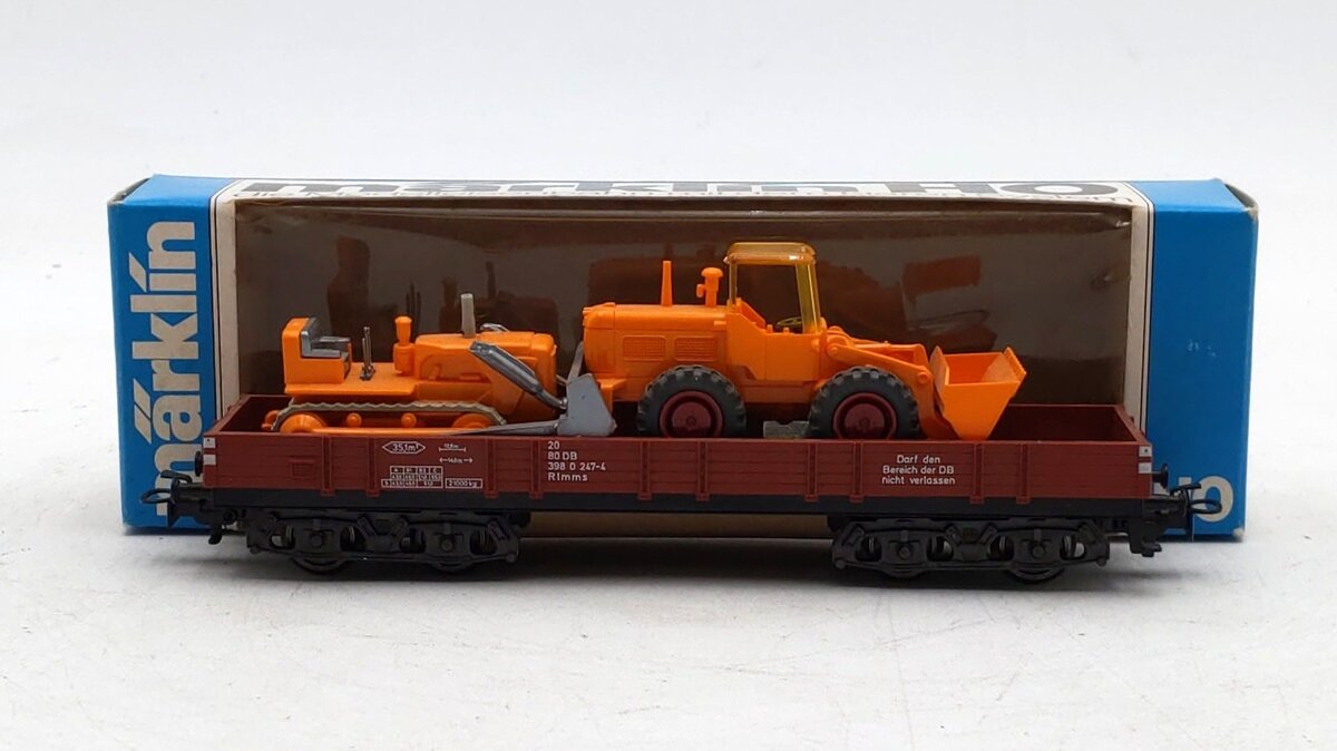 Marklin 4474 HO Scale Flatcar w/ 2 Tractors EX/Box