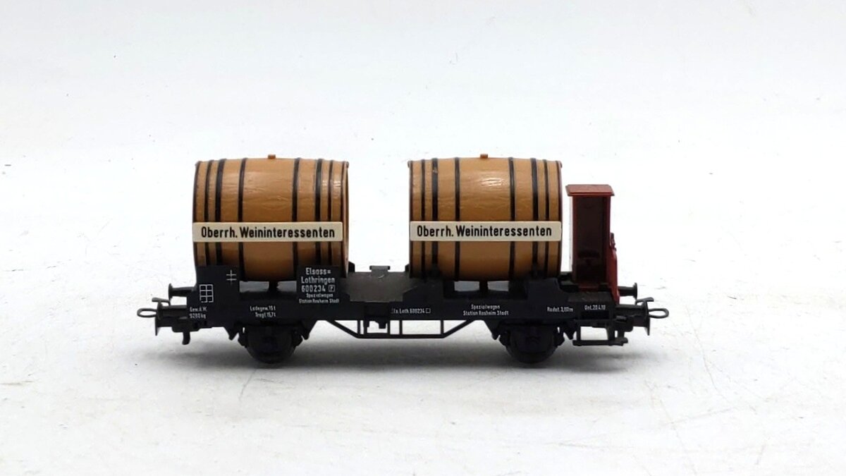 Marklin 4432 HO Scale Oberrh. Weininteressenten Flat Car w/Barrel Load VG