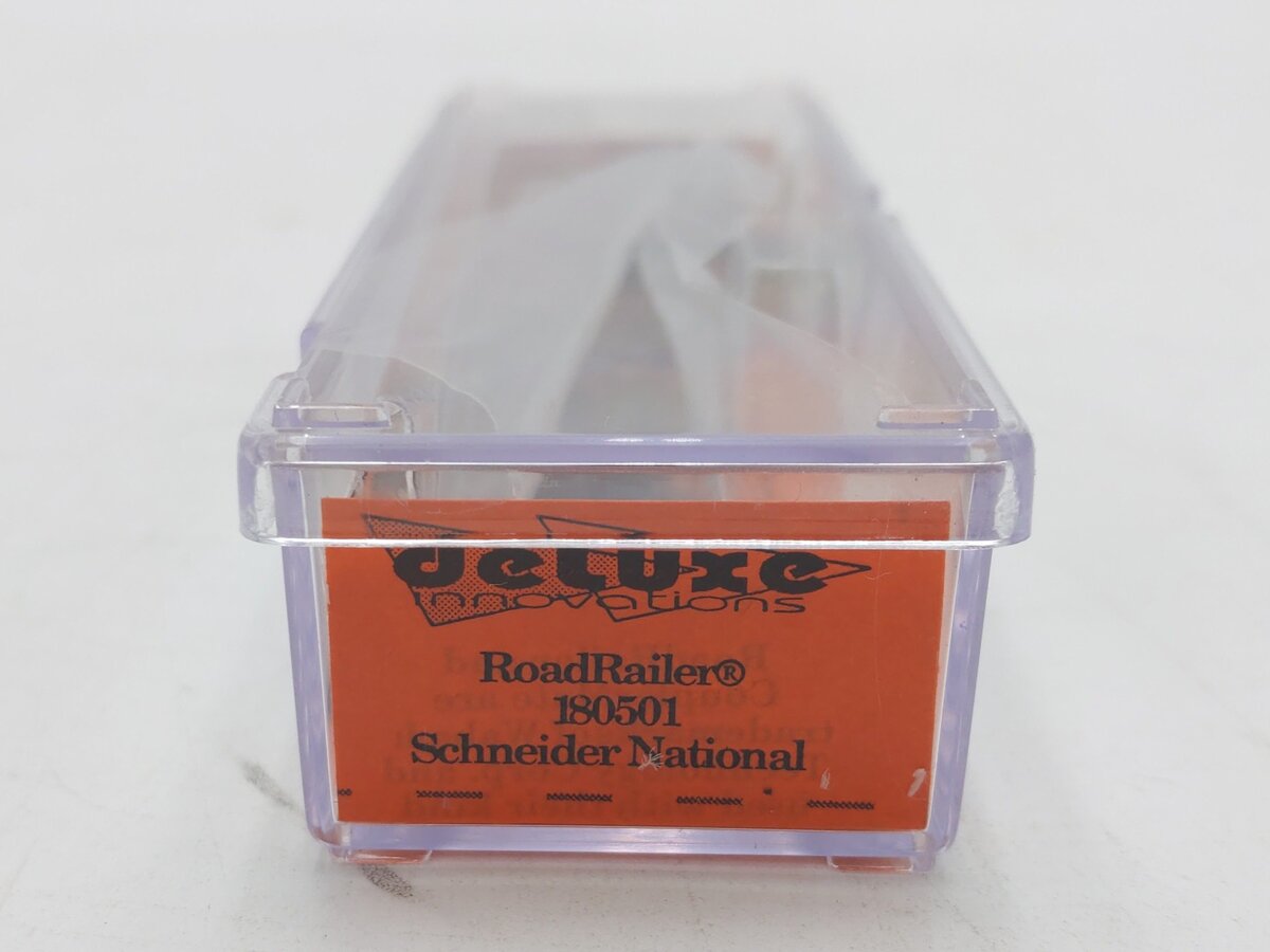 Deluxe Innovations 180501 N Scale Railroader Schneider National Trailer