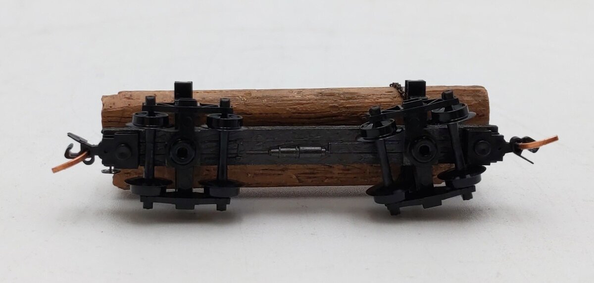 Micro-Trains 11300520 N Undecorated 30' Skeleton Log Car w/ Log Load NIB