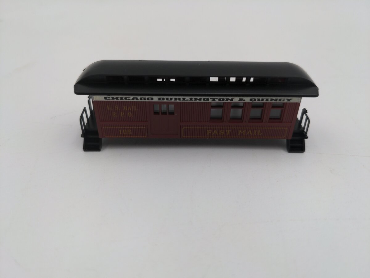 Roundhouse 8522 N Scale Chicago Burlington & Quincy 34' Overton Combine Car Kit LN/Box