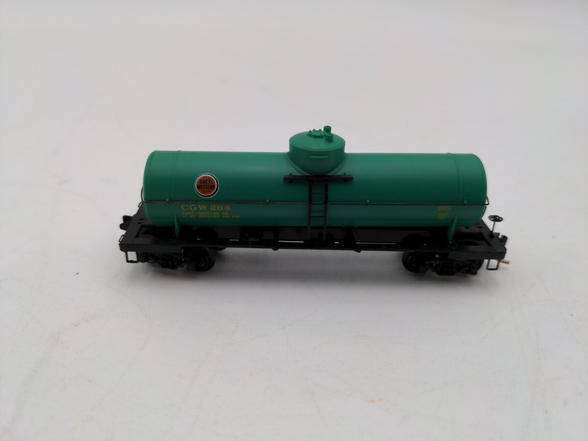 Micro-Trains 06500310 N Chicago Great Western 39' Single Dome Tank Car #264 NIB